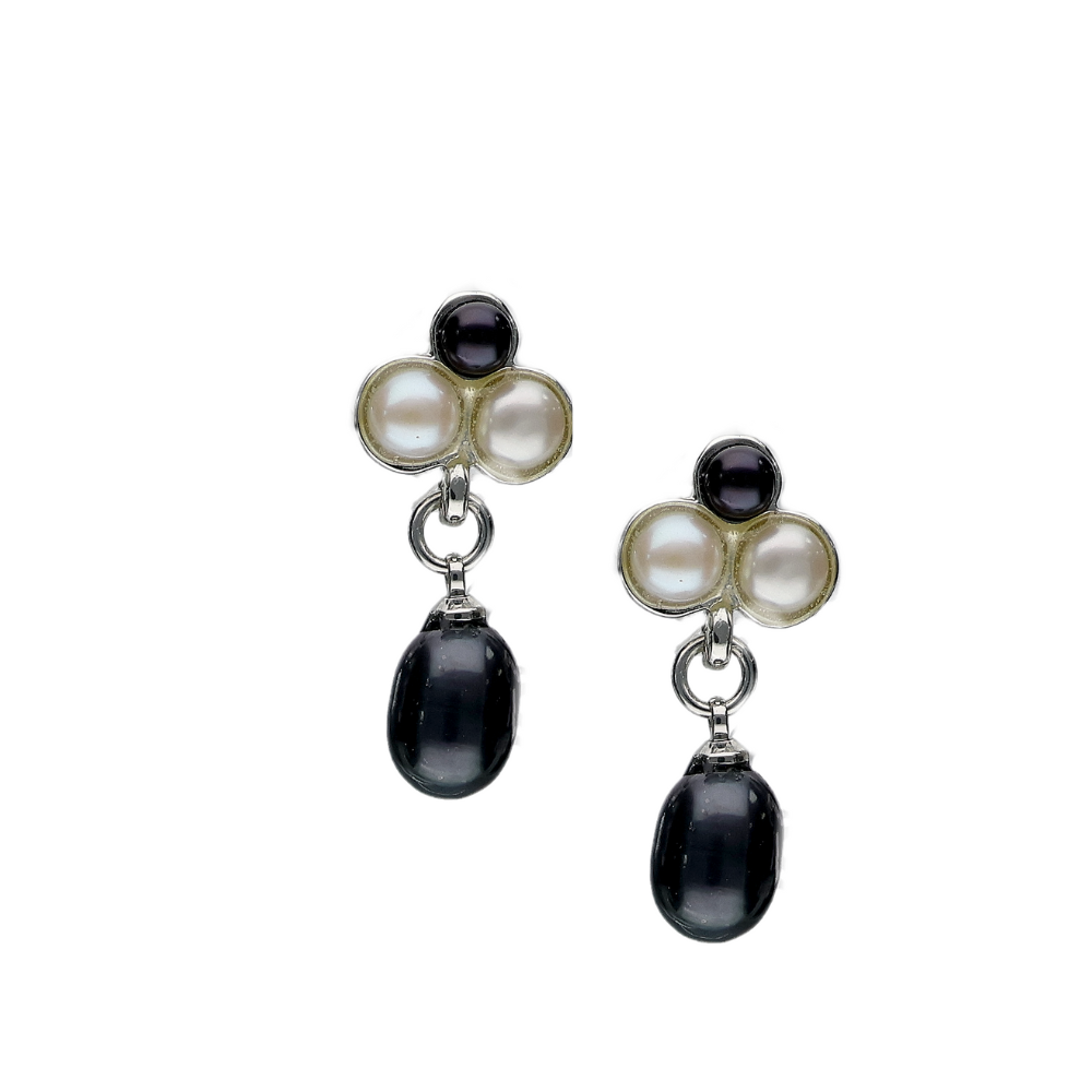 Black & White Pearl Earring