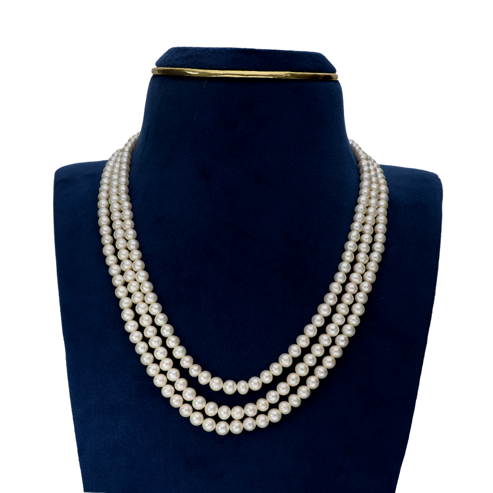 Crème Graceful Pearl Necklace