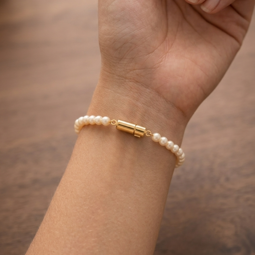 Elegant Single-Strand Pearl Bracelet