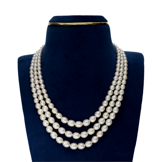 White 3 Lyered Pearl Necklace
