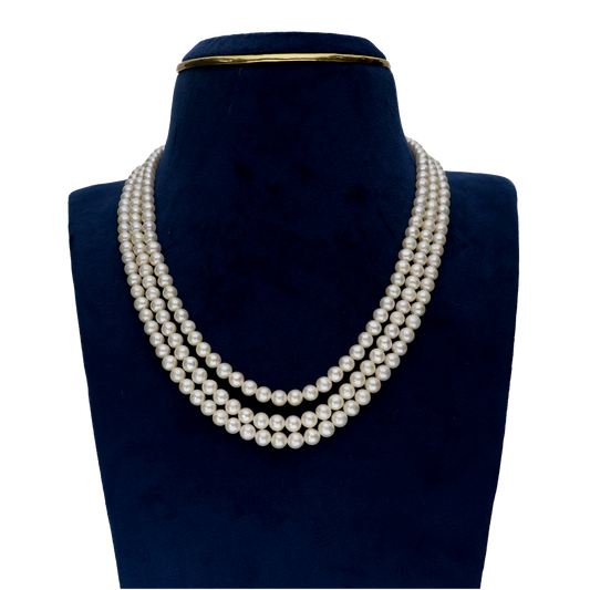 White Classy Pearl Necklace