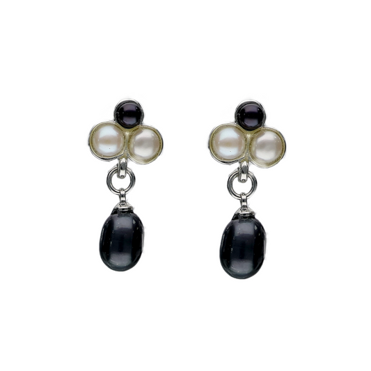Black & White Pearl Earring