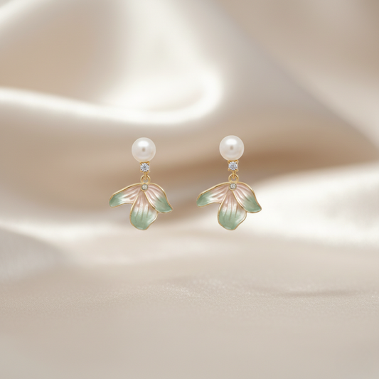 Flower Shape Pearl Hangings