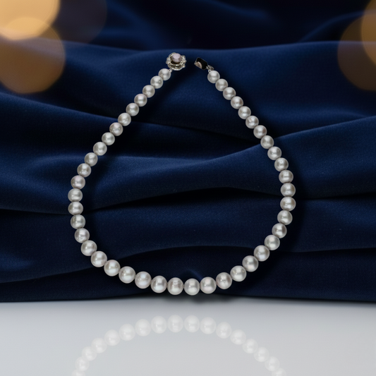 Lustrous Silver-Grey Pearl Necklace