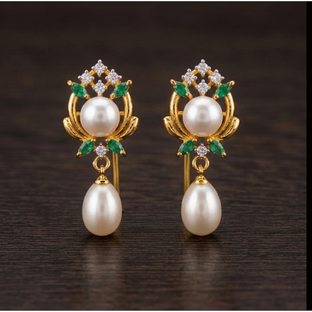 Classic Pearl  Studs