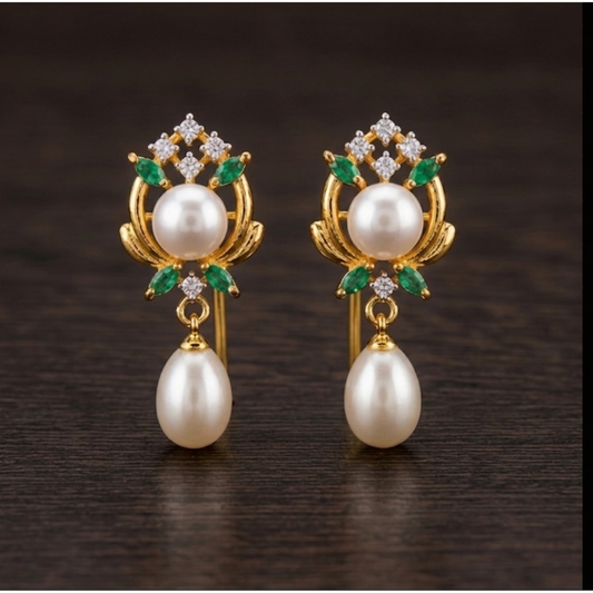Classic Pearl  Studs