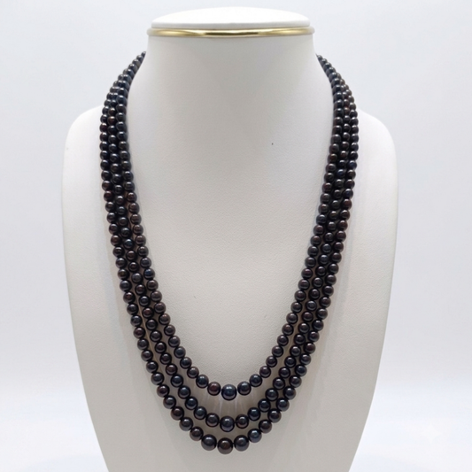 Elegant Black Pearl Necklace
