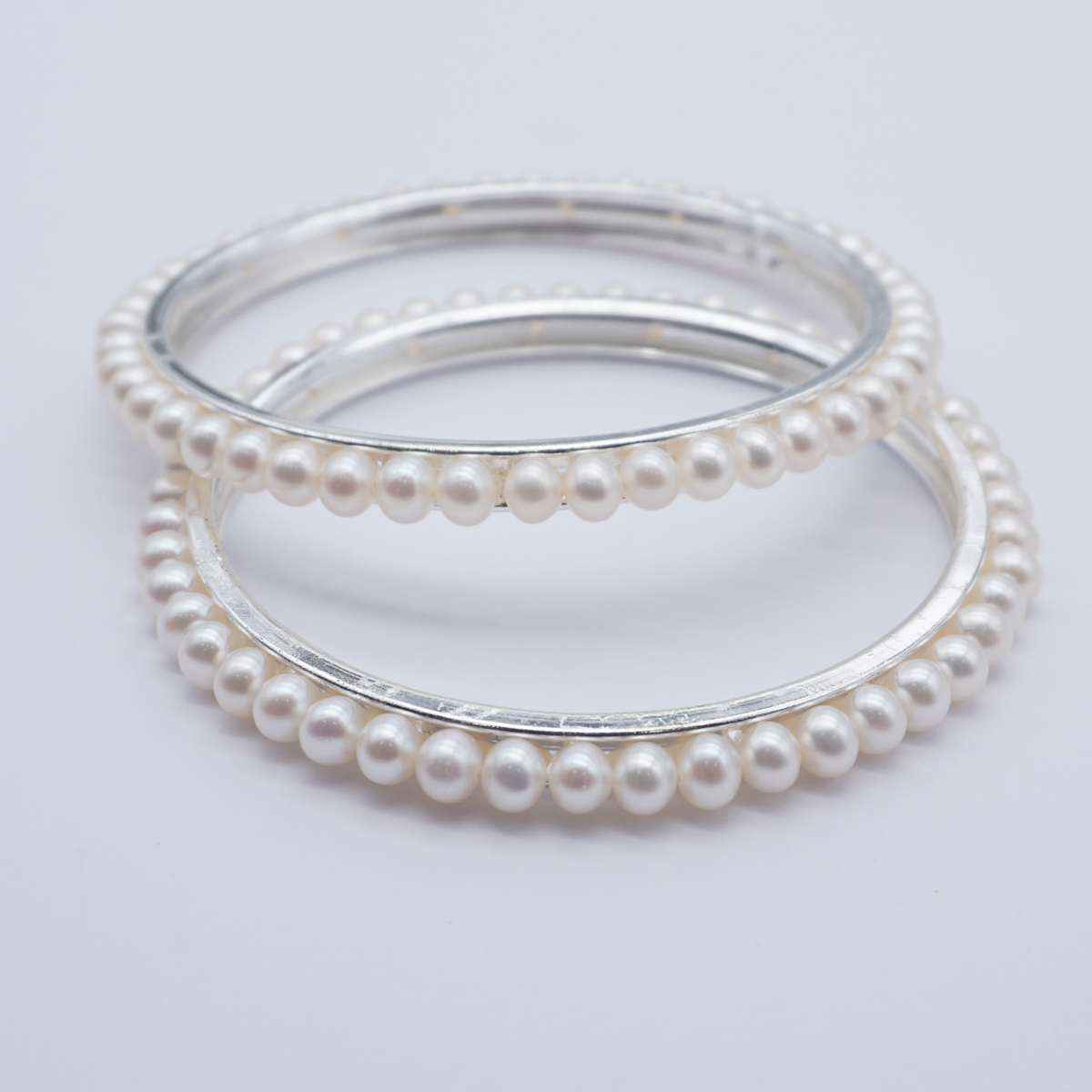 Fresh Water white colour pearl round shape pearls  bangle