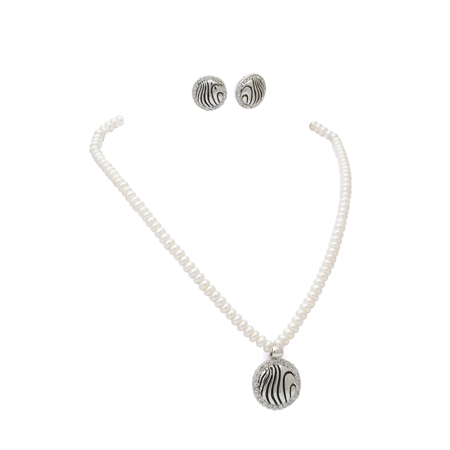 Fresh Water single row round shape white colour pearls in locket and earings